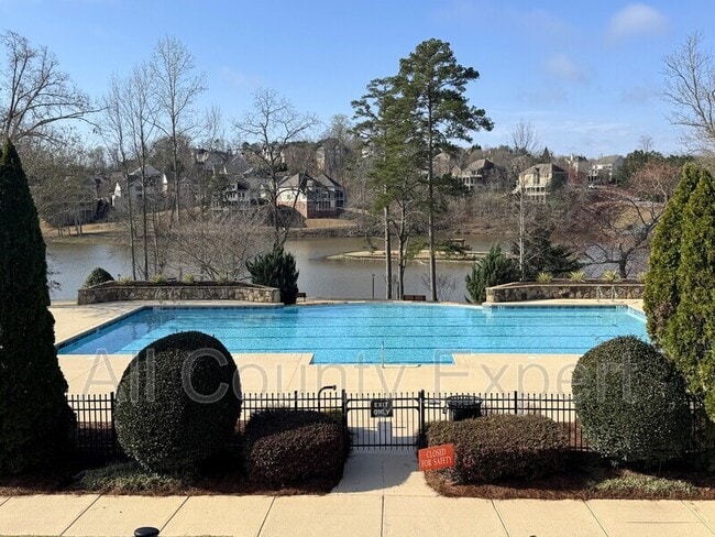 Building Photo - 6651 Rivergreen Rd