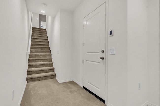 Building Photo - 1520 W 1st St