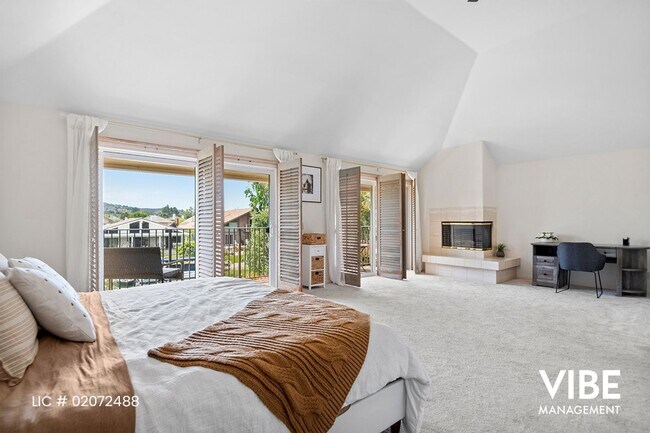 Building Photo - COMING SOON-Gorgeous GUARD GATED Westlake Island 3+3 home w/ BOAT DOCK & BOAT!