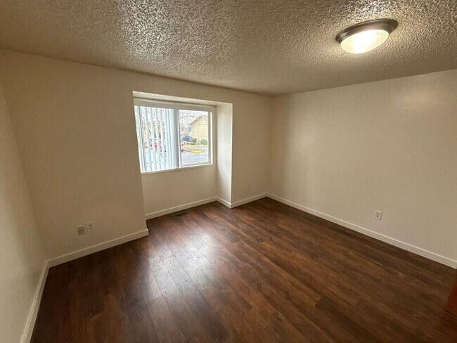 Building Photo - 670 Taybin Rd NW