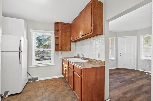 Building Photo - 959 Earl St