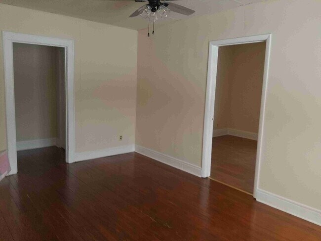 Building Photo - 212 20th St