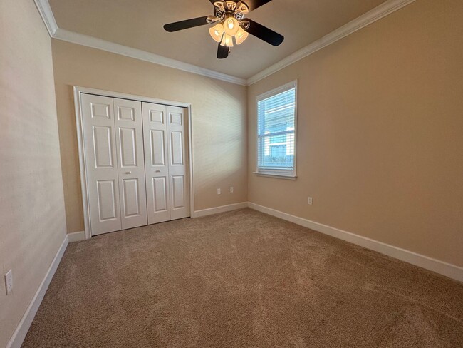 Building Photo - 3 Bed 2 Bath in Fletcher Oaks !