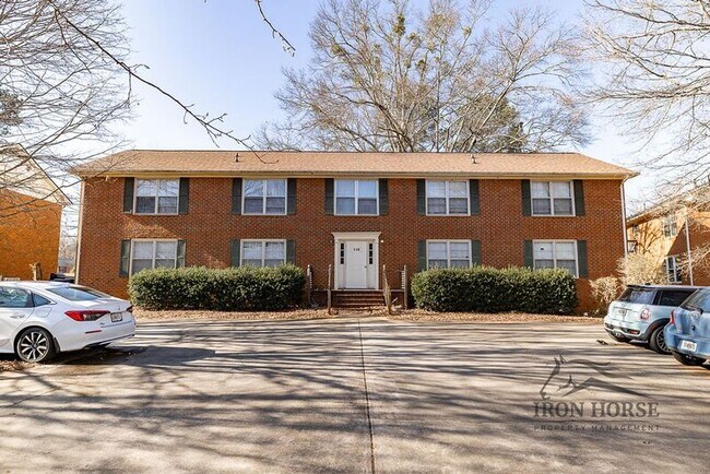 Building Photo - 116 Barrington Dr