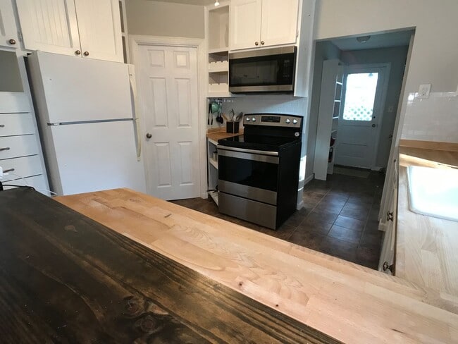 Building Photo - Furnished Single-Family in State College - Short-Term Possible