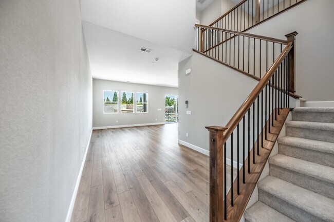 Building Photo - Immaculate New Build Just Steps from Laker...