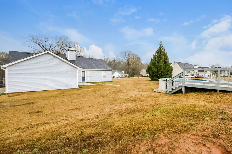 Building Photo - 335 Cattlemans Cir