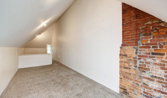 Building Photo - 683-685 South Champion