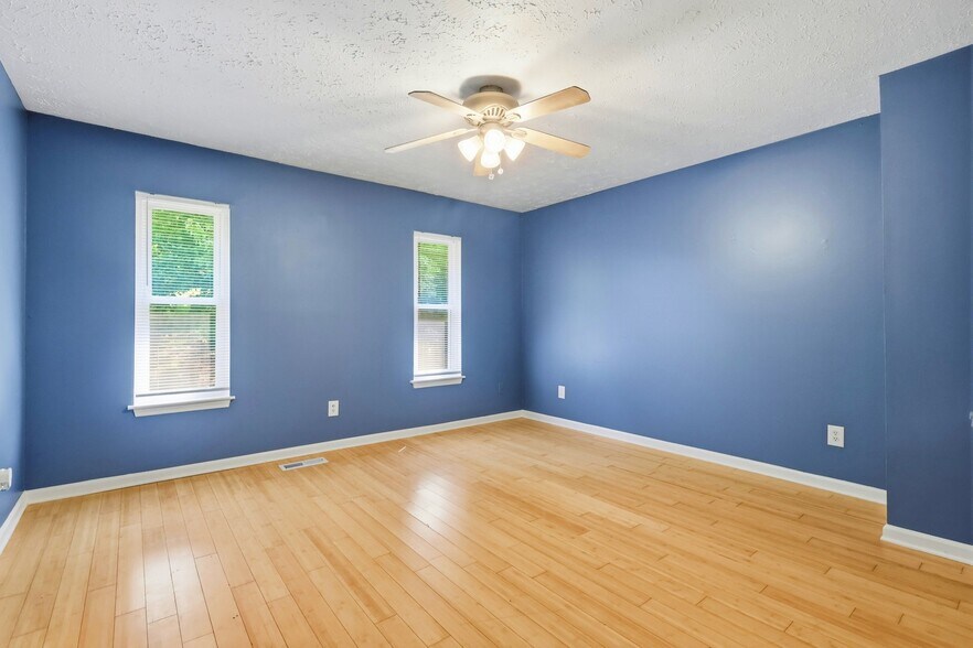 Building Photo - 388 Huntington Ridge Dr