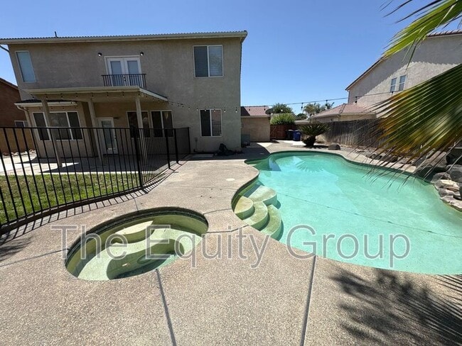 Building Photo - 938 W Encore Dr