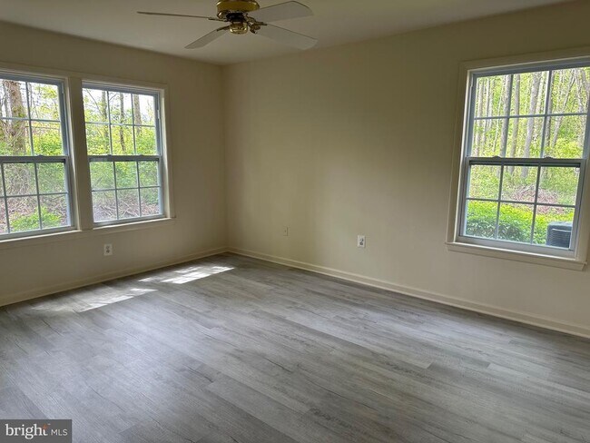 Building Photo - 106 Lassen Ct