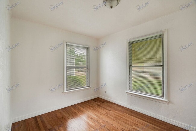 Building Photo - 2938 Hunter St