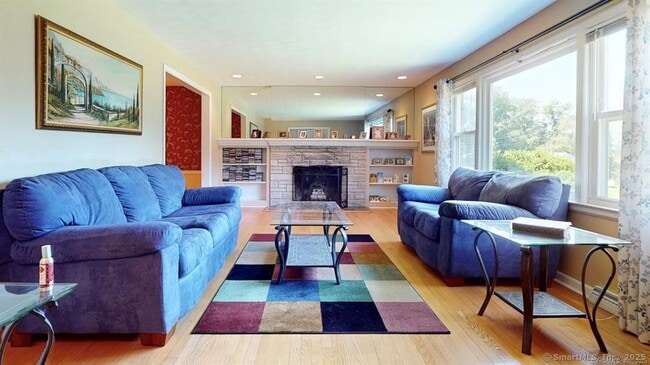 Building Photo - 523 Overlook Dr