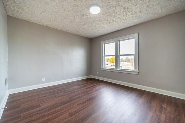 Building Photo - 2825 Sullivant Ave