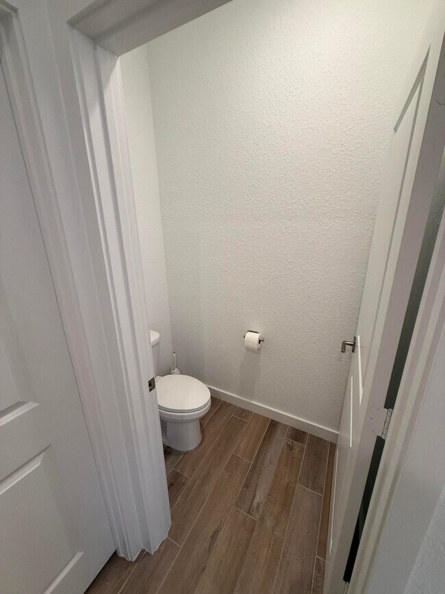 Building Photo - 1653 NE Ocean Dunes Dr