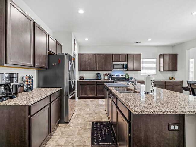 Building Photo - Towne Pointe Community