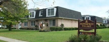 Building Photo - 10 Peppertree Dr