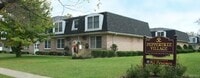 Building Photo - 10 Peppertree Dr