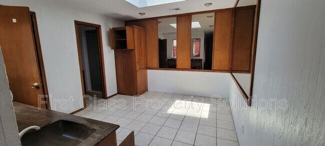 Building Photo - 7407 Kings Manor Ct