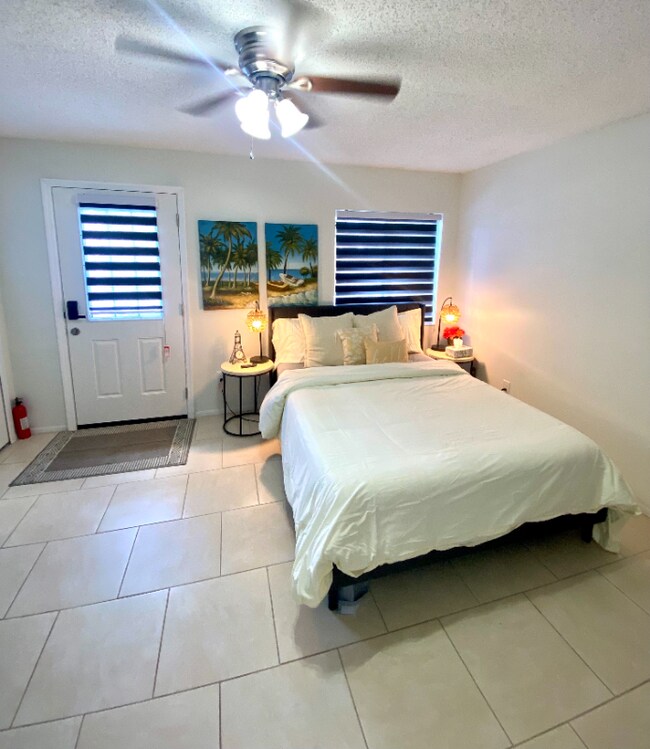 Building Photo - 8453 Mattituck Cir