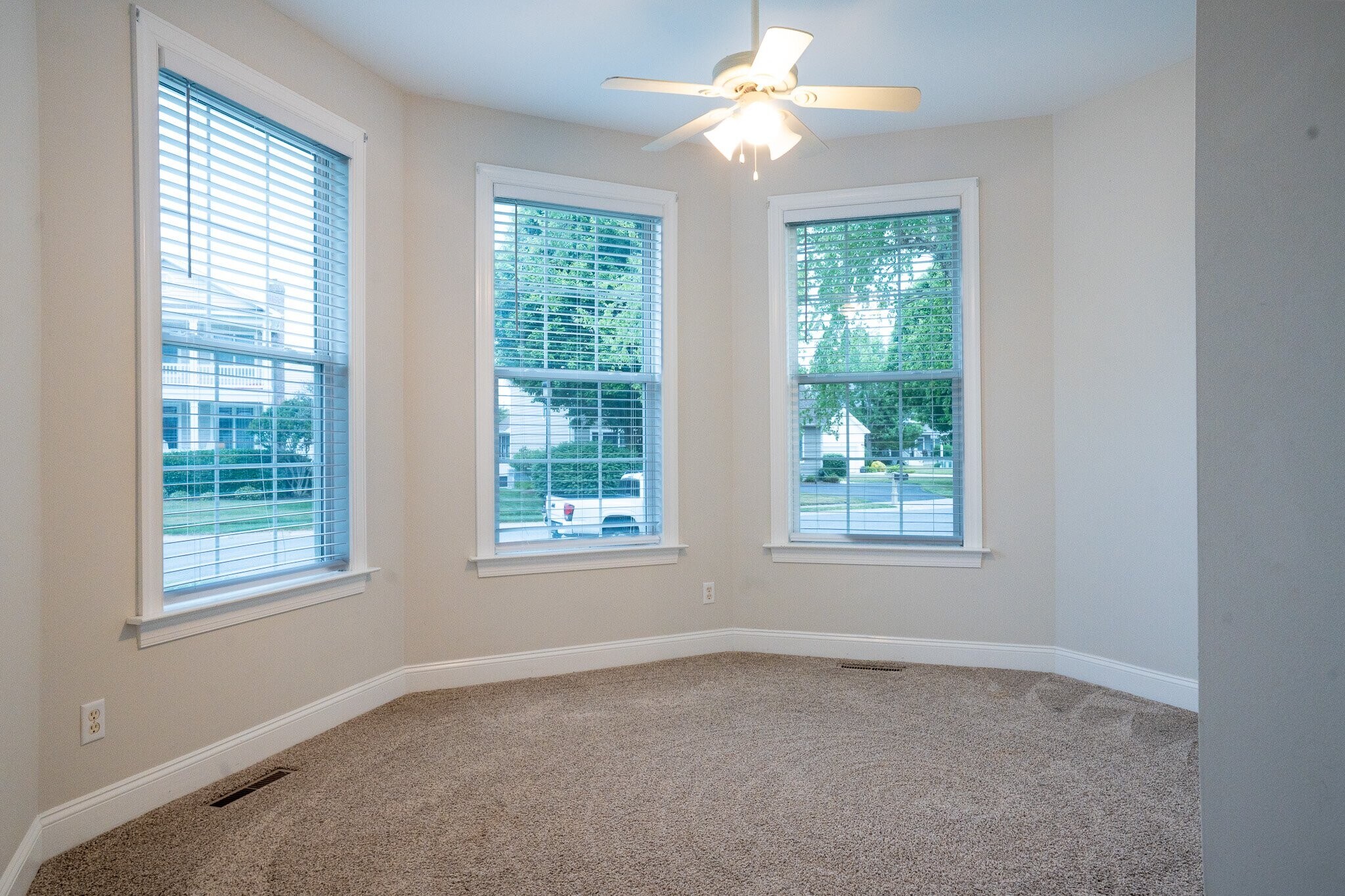Building Photo - 204 Henrys Mill Dr