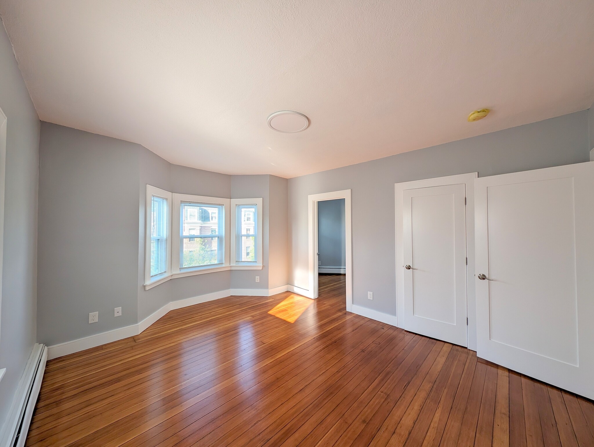 Building Photo - 356 Somerville Ave