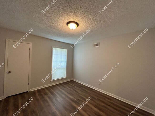 Building Photo - 760 Hackberry Dr