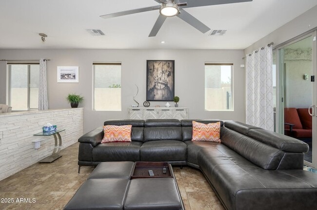 Building Photo - 6608 W Saguaro Park Ln
