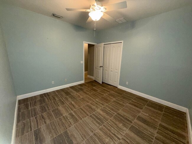 Building Photo - 1203 Scarlet Oak Cir