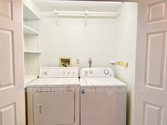 Building Photo - 18231 Fox Chase Cir