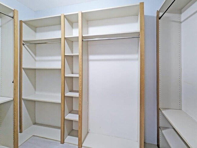 Building Photo - 401 S Seas Dr