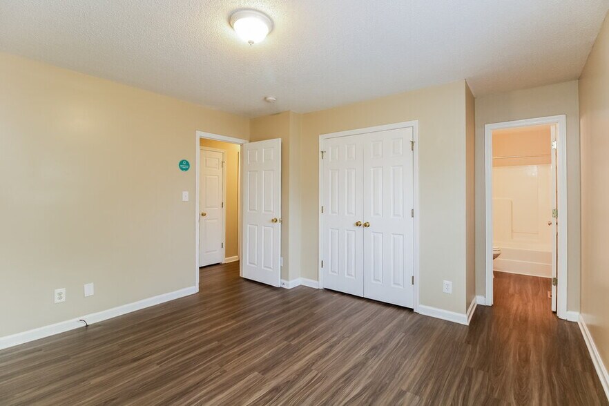 Building Photo - 2105 Brightwood School Rd