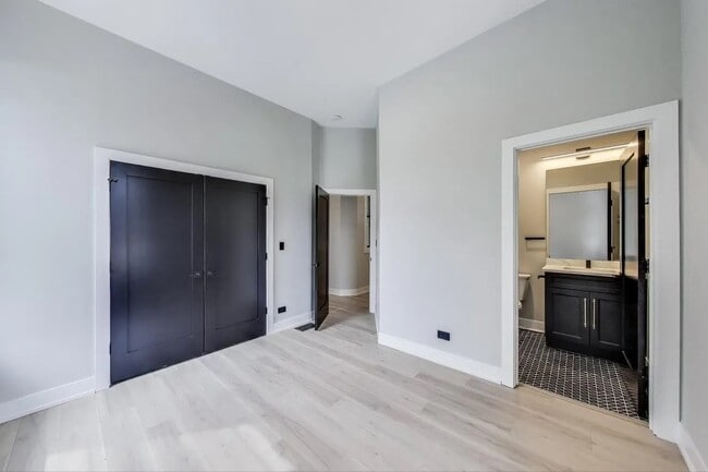 Building Photo - 1311 N Rockwell St