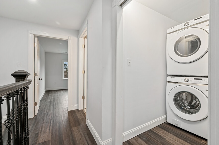 Building Photo - 318 Laurel St