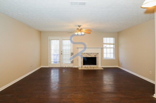 Building Photo - Move in before January 31st and choose your reward: a $250 Amazon Gift Card or a 55" Smart TV!