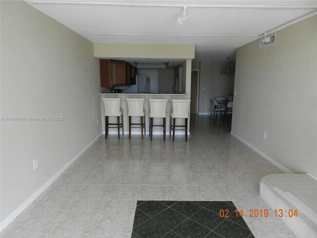 Building Photo - 1470 NE 125th Terrace