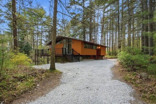 Building Photo - 234 Tophet Rd