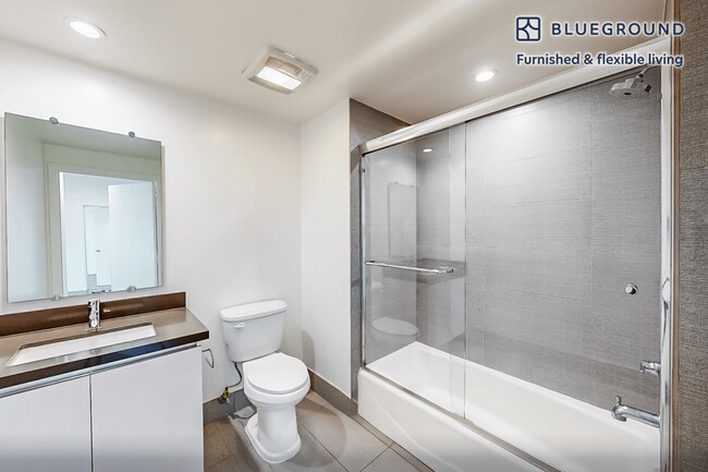 Building Photo - 518 N Gramercy Pl