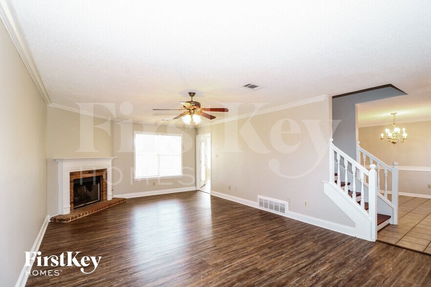 Building Photo - 9689 Kingsridge Dr
