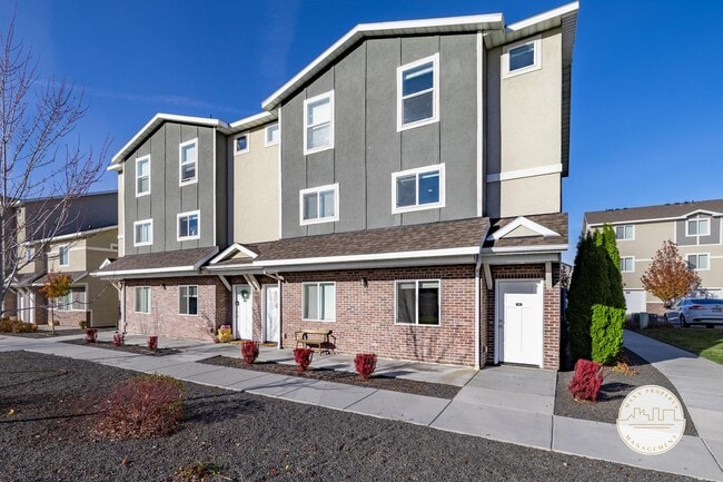 Building Photo - 3710 N Centrepoint Way