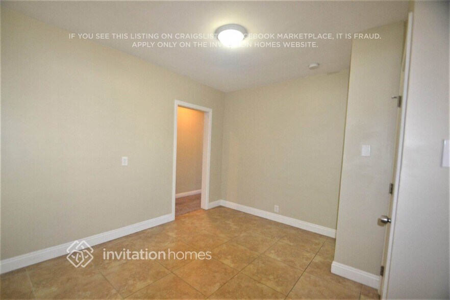 Building Photo - 11452 Hadley St