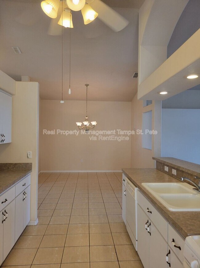 Building Photo - 1314 Avonwood Ct