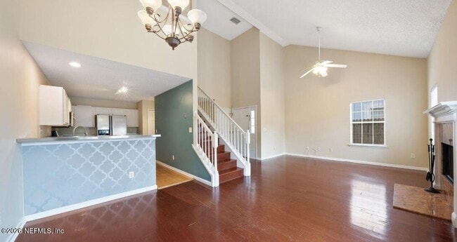 Building Photo - 629 10th Ave S