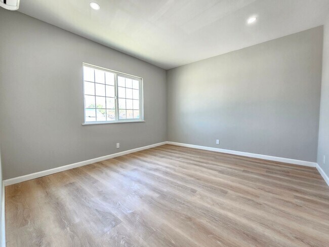 Building Photo - Remodeled Home for Rent – Fresh, Modern, a...