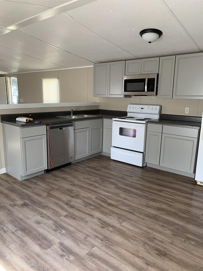 Building Photo - 53 Yoakum Cir