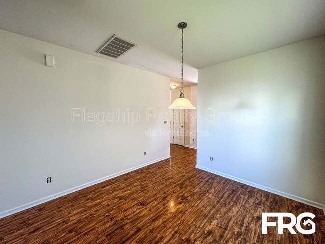 Building Photo - 1021 Jade Ln