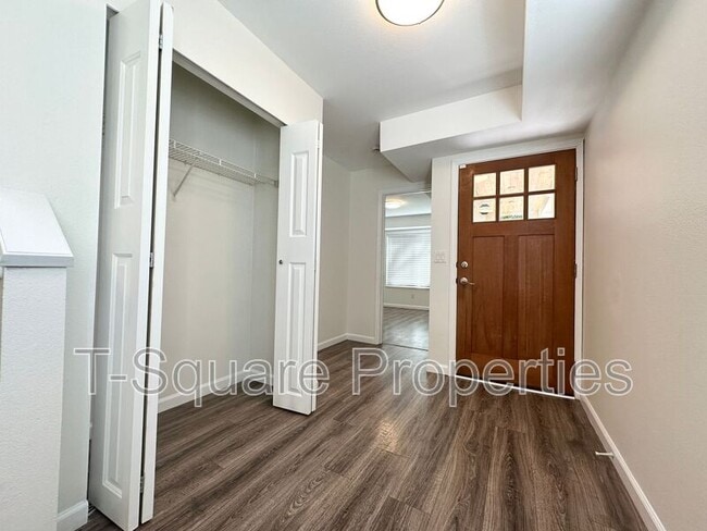 Building Photo - 8443 Delridge Wy SW