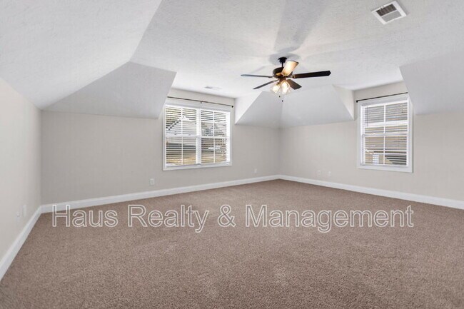 Building Photo - 152 Bonnell Dr