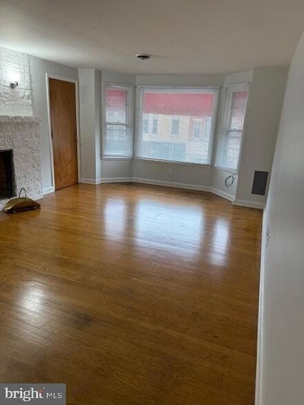 Building Photo - 35 W Main St