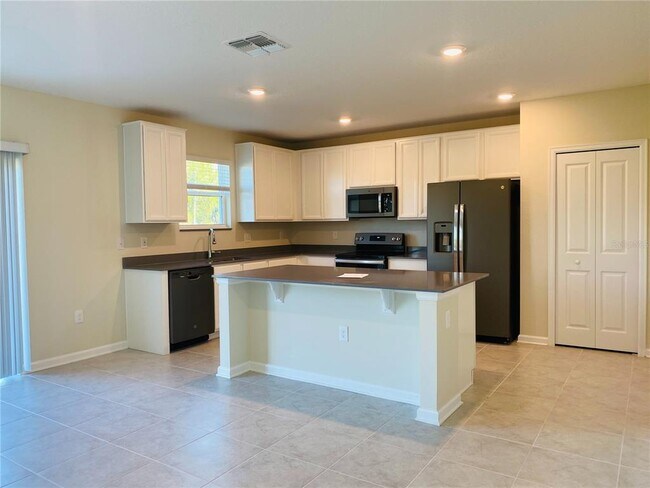 Building Photo - 16436 Fernridge St